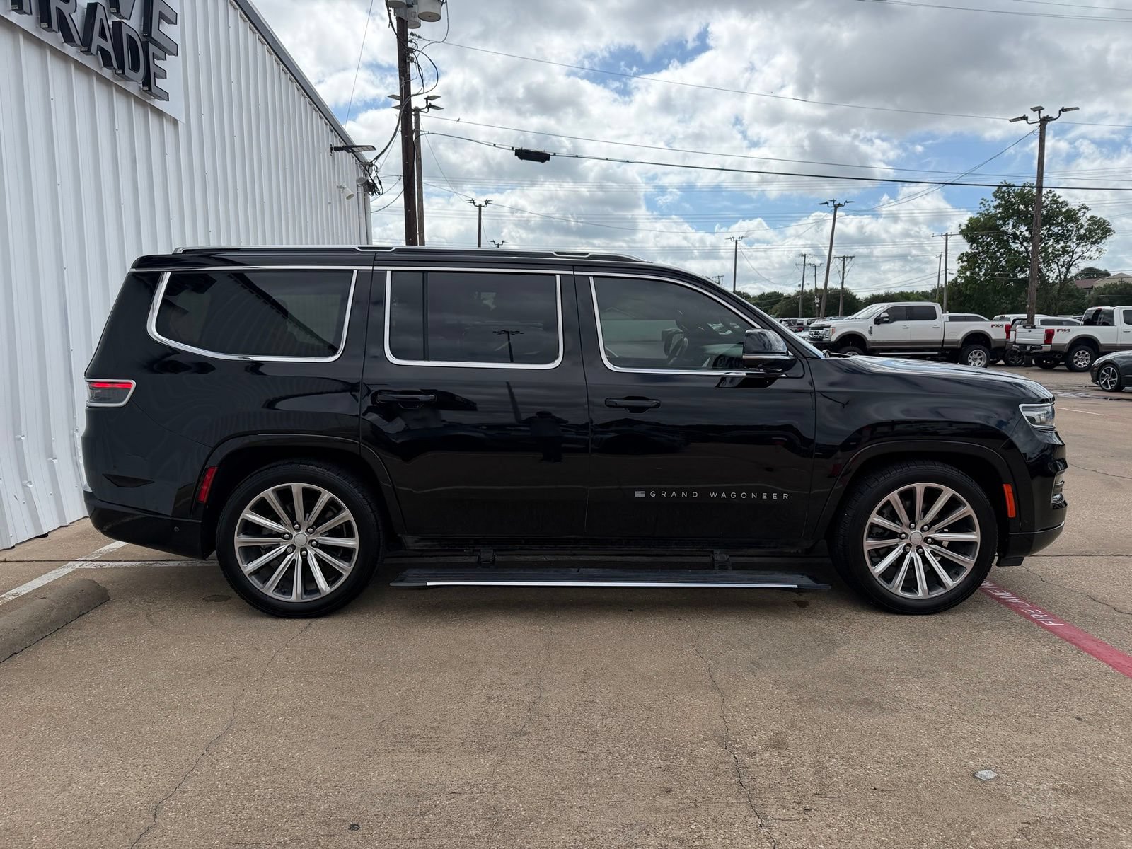 Used 2022 Jeep Grand Wagoneer Series II AWD/4WD image 8