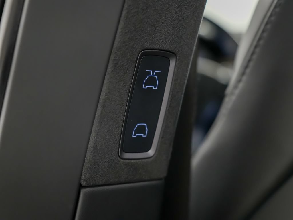 Used 2020 Tesla Model X Performance AWD/4WD image 18