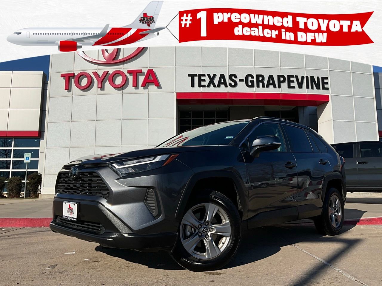 Used 2025 Toyota RAV4 XLE image 1