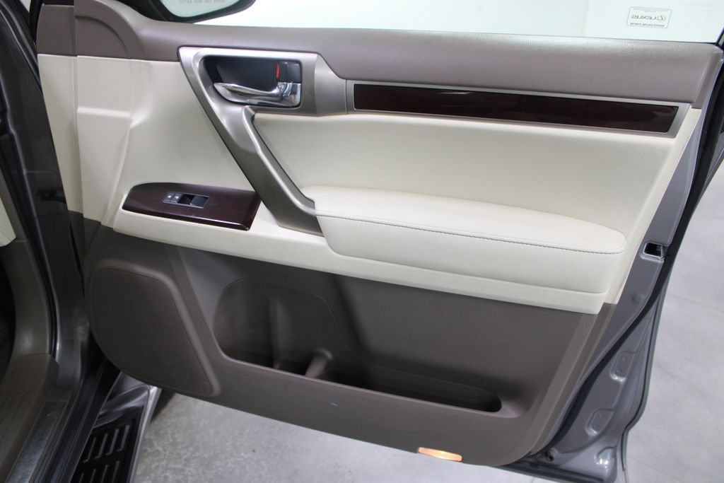 Used 2014 Lexus GX 460 w/ Premium Package AWD/4WD image 29