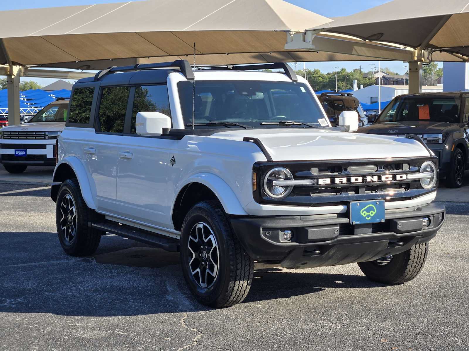 Used 2024 Ford Bronco Outer Banks AWD/4WD image 3