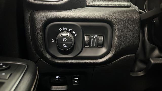 Used 2023 RAM 1500 Laramie AWD/4WD image 33