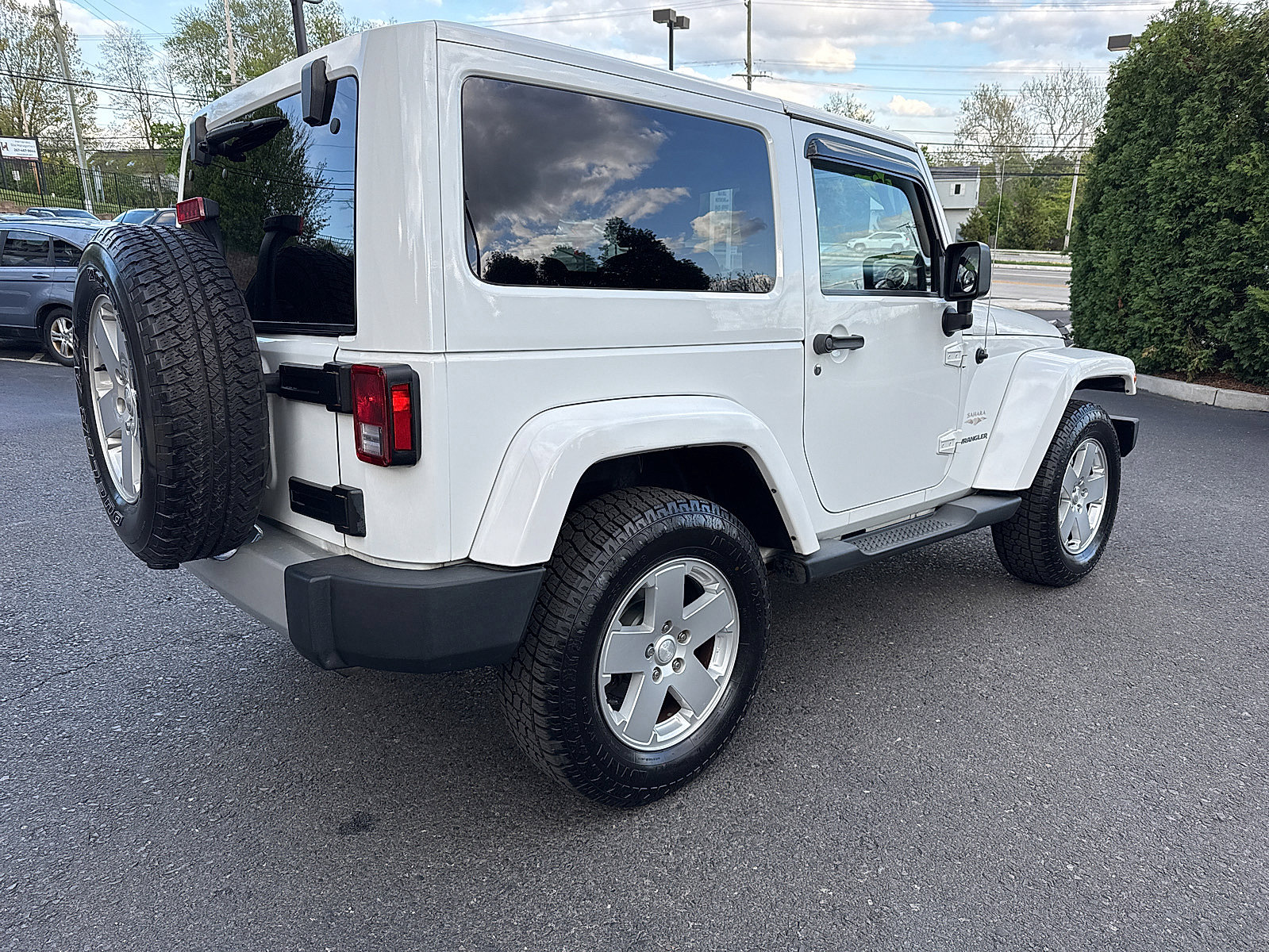 Used 2012 Jeep Wrangler Sahara AWD/4WD image 5