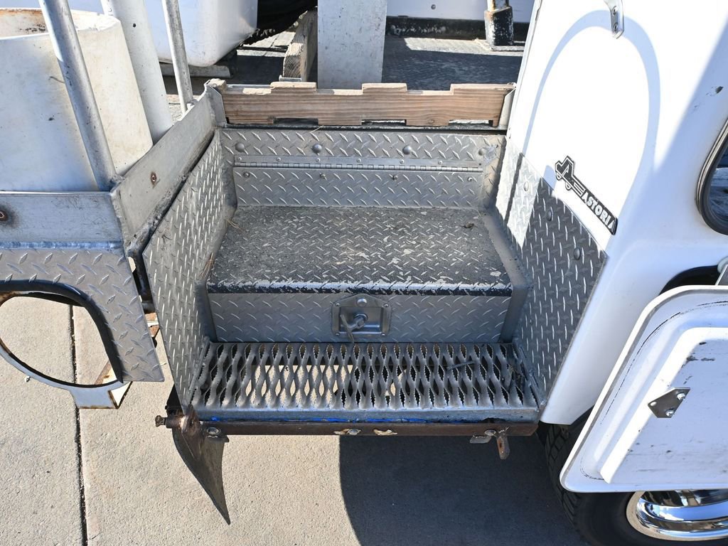 Used 2012 Ford F550 4x4 SuperCab Super Duty w/ Payload Upgrade Pkg image 56