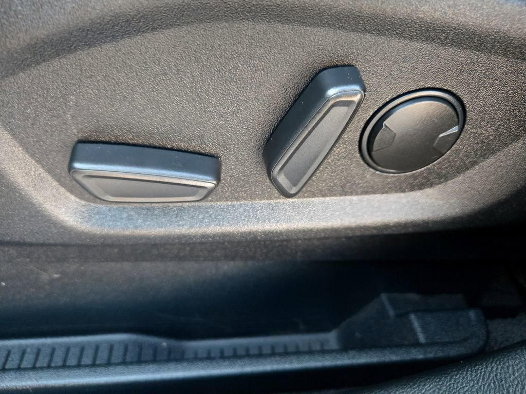 Used 2024 Ford Edge Titanium image 27