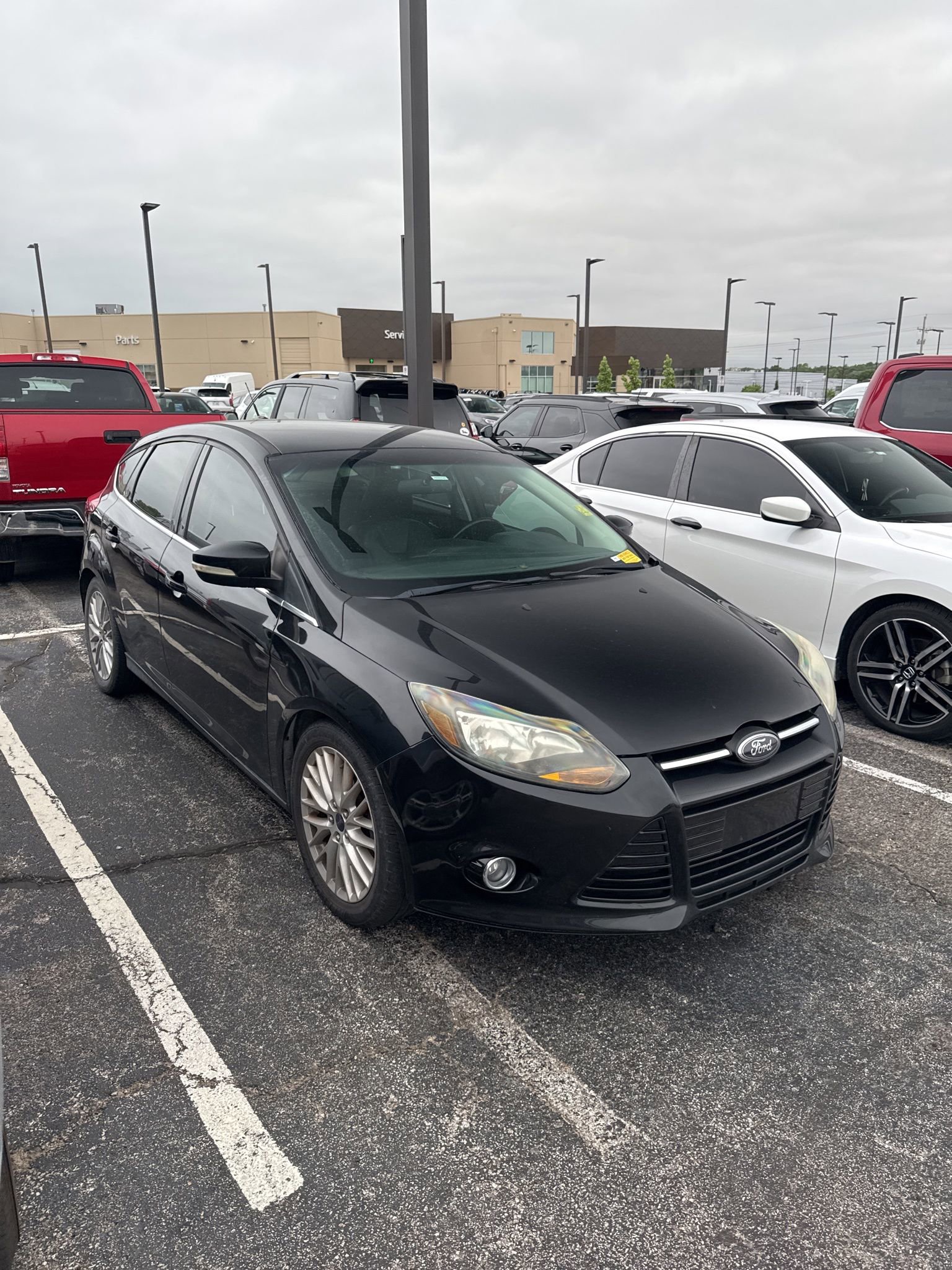Used 2014 Ford Focus Titanium FWD image 2