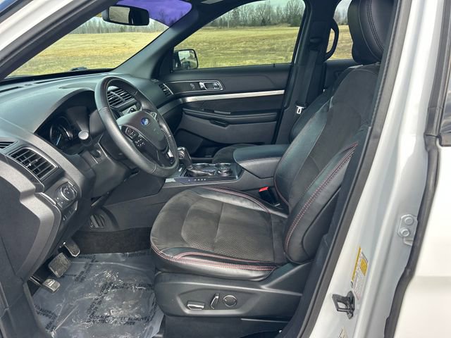 Used 2018 Ford Explorer XLT w/ Equipment Group 202A image 29