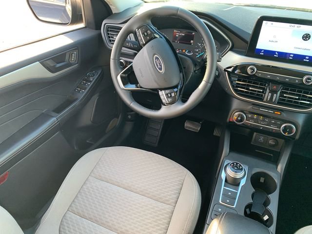 Used 2022 Ford Escape SE w/ Cold Weather Package image 22