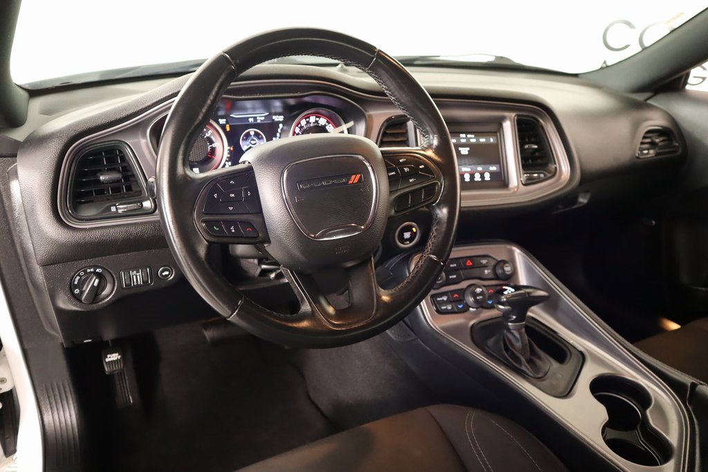 Used 2023 Dodge Challenger SXT image 2