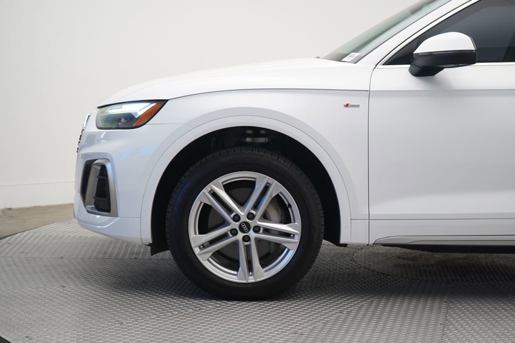 Used 2023 Audi Q5 e Premium Plus w/ Premium Plus Package image 2