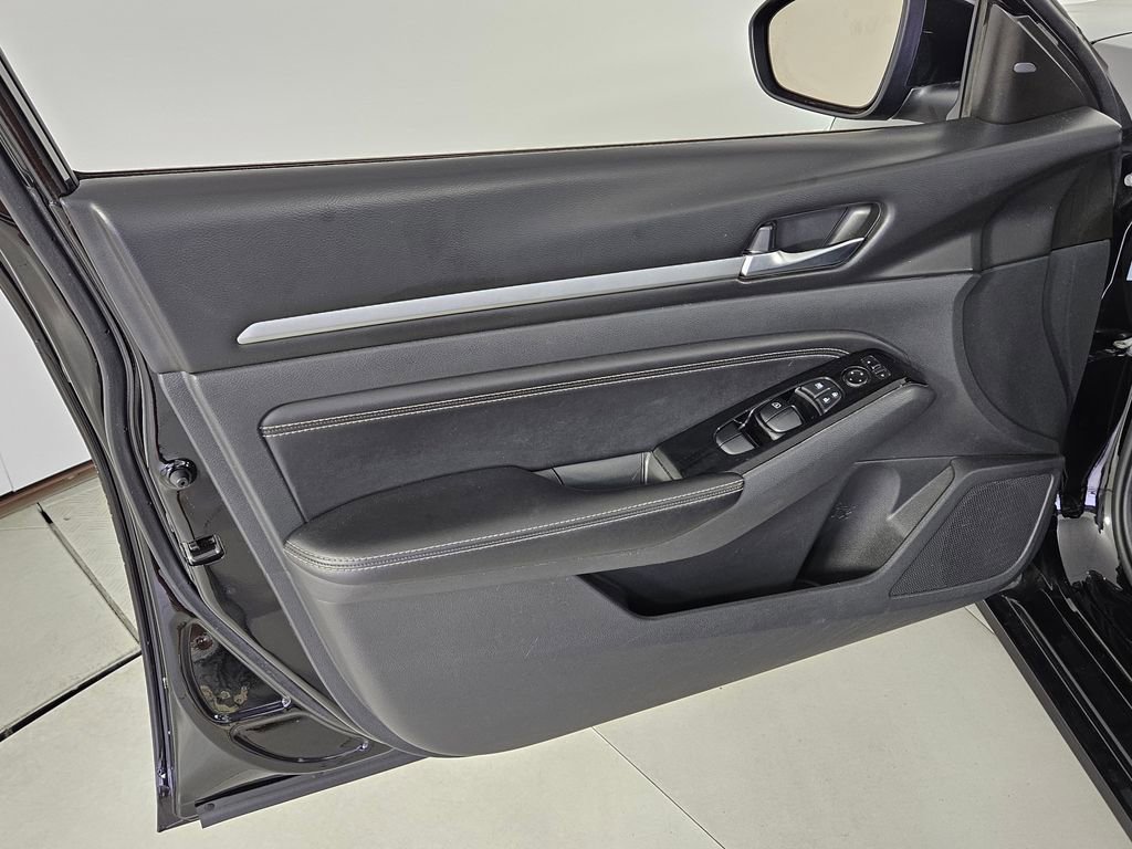 Used 2021 Nissan Altima 2.5 SV image 11