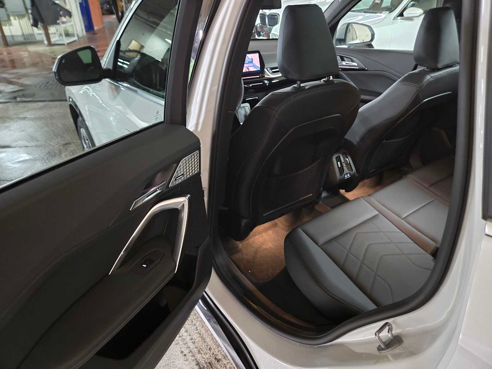 Used 2024 BMW X1 xDrive28i w/ Convenience Package AWD/4WD image 15