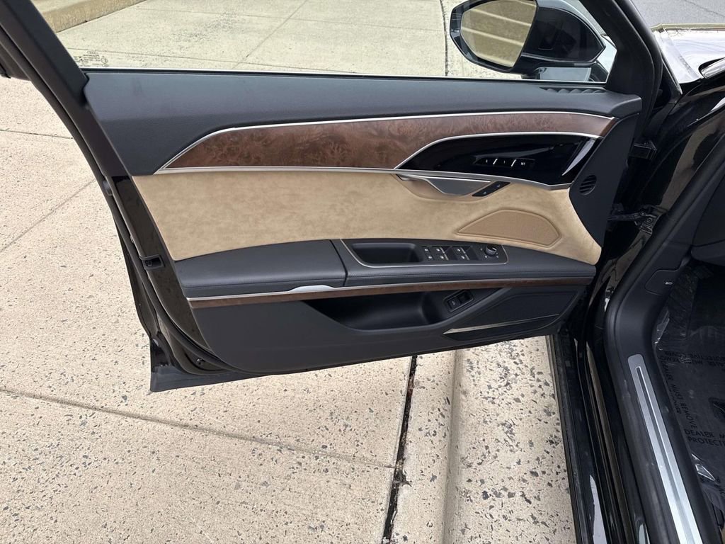 Used 2021 Audi A8 L 4.0T w/ Executive Plus Package image 29