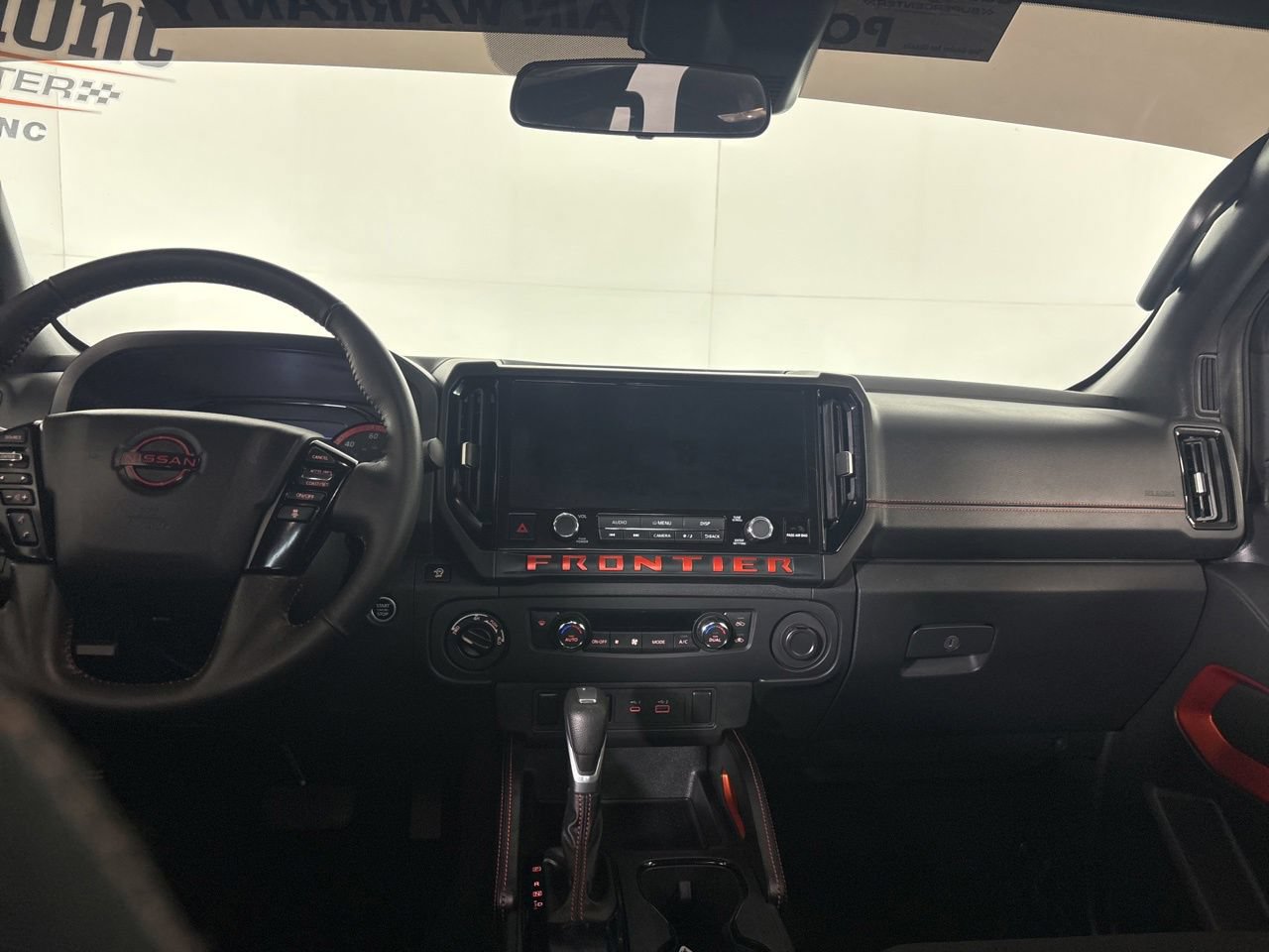 Used 2025 Nissan Frontier PRO-4X AWD/4WD image 24