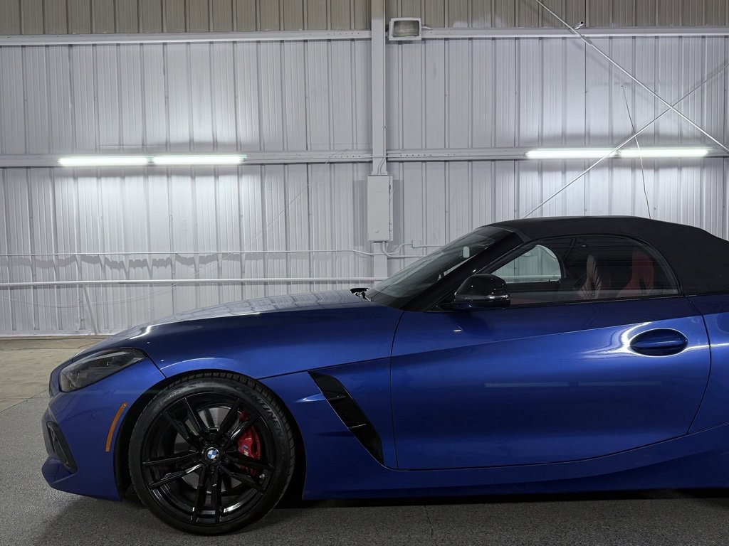 Used 2024 BMW Z4 M40i w/ Premium Package image 31