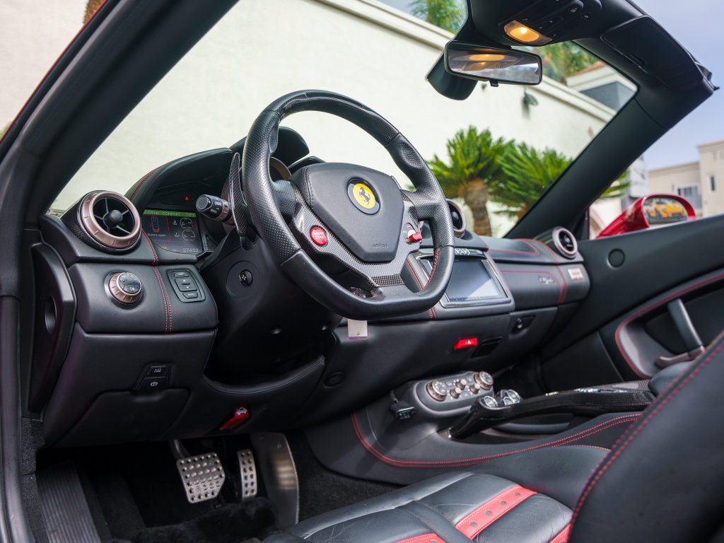 Used 2010 Ferrari California RWD image 20