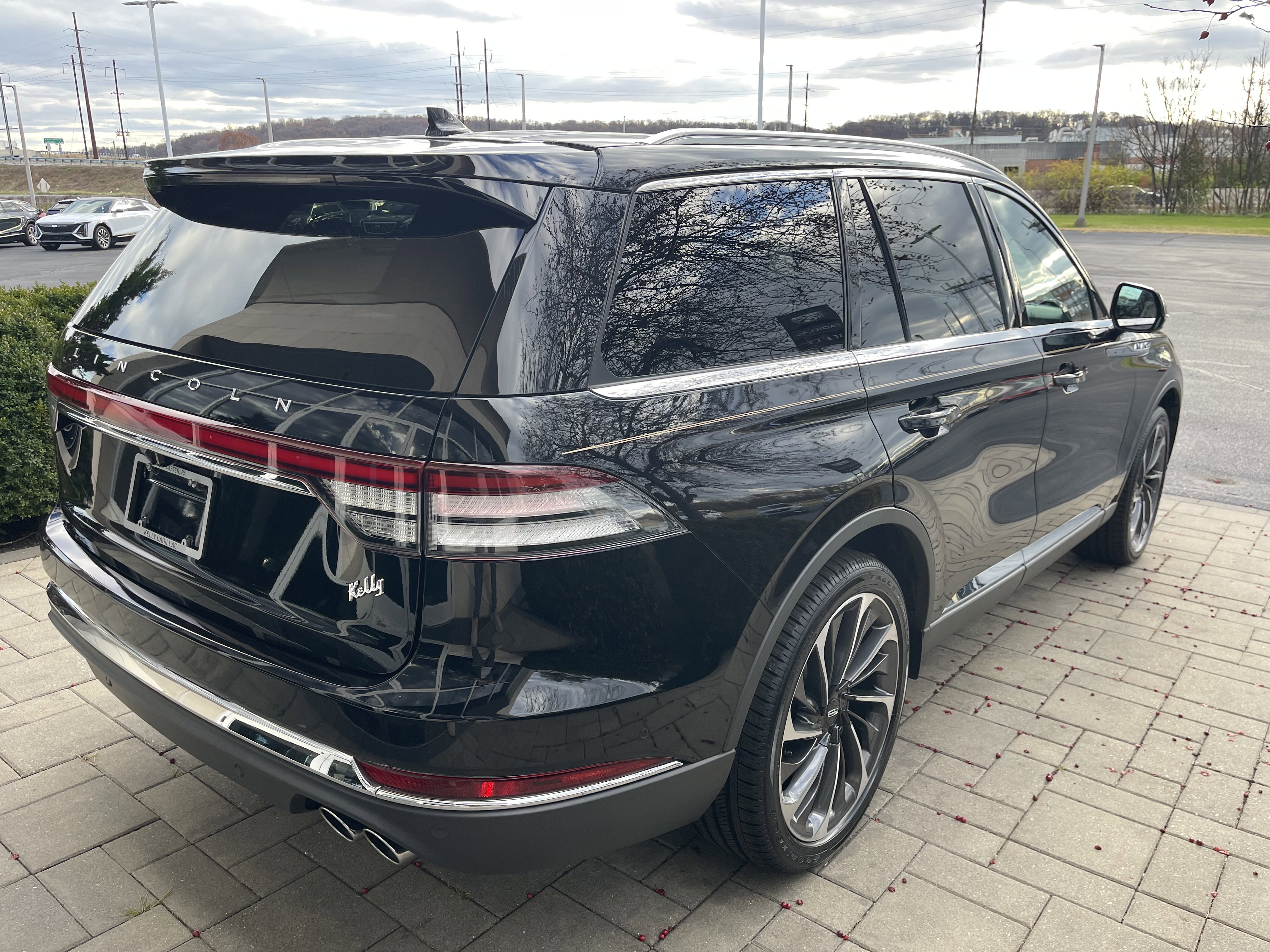 Used 2021 Lincoln Aviator Reserve w/ Equipment Group 201A image 8