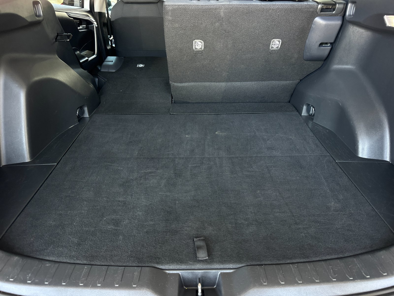 Used 2025 Toyota RAV4 XLE FWD image 14