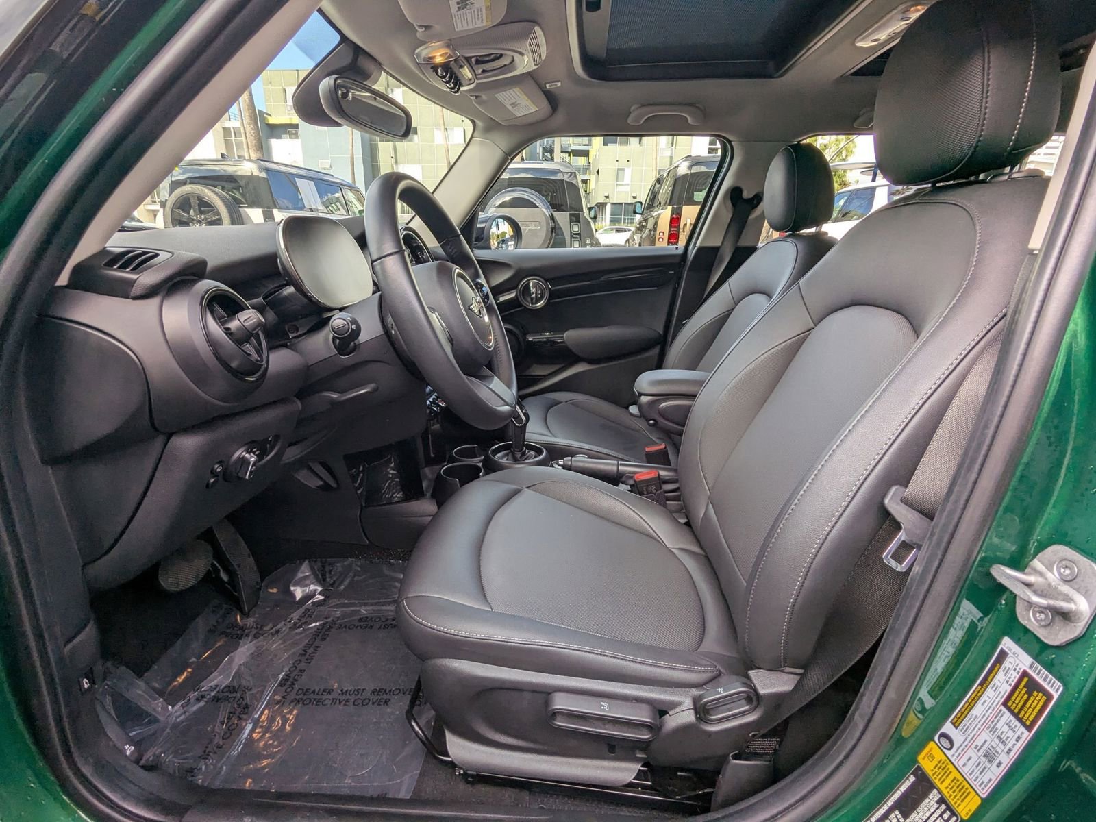 Used 2023 MINI Cooper 4-Door Hardtop image 17