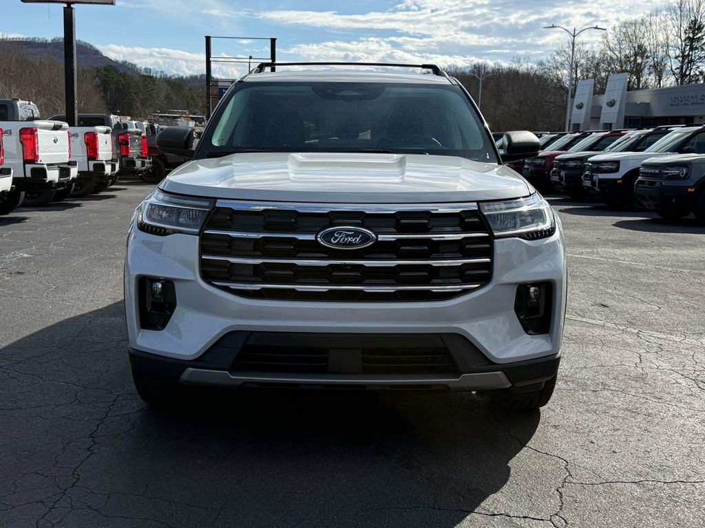 Used 2026 Ford Explorer Active w/ Active Comfort Package RWD image 9