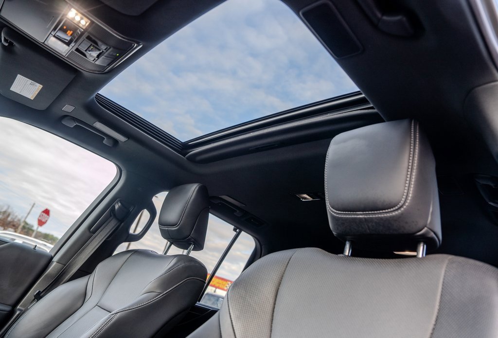 Used 2023 Lexus LX 600 4WD w/ Luxury Package image 18