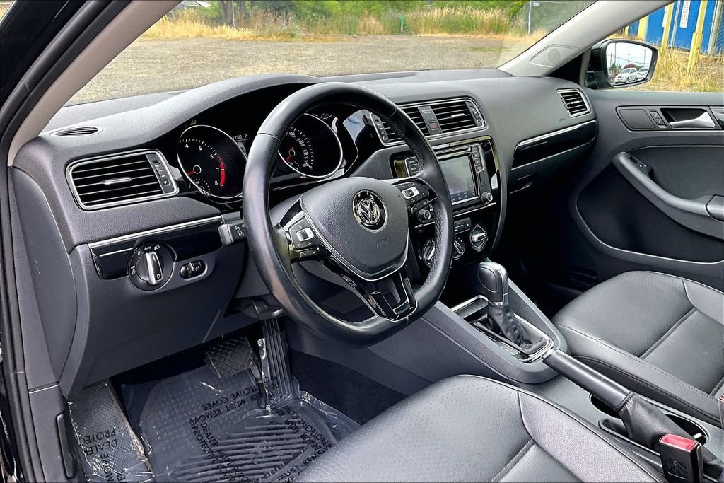 Used 2016 Volkswagen Jetta SEL FWD image 18