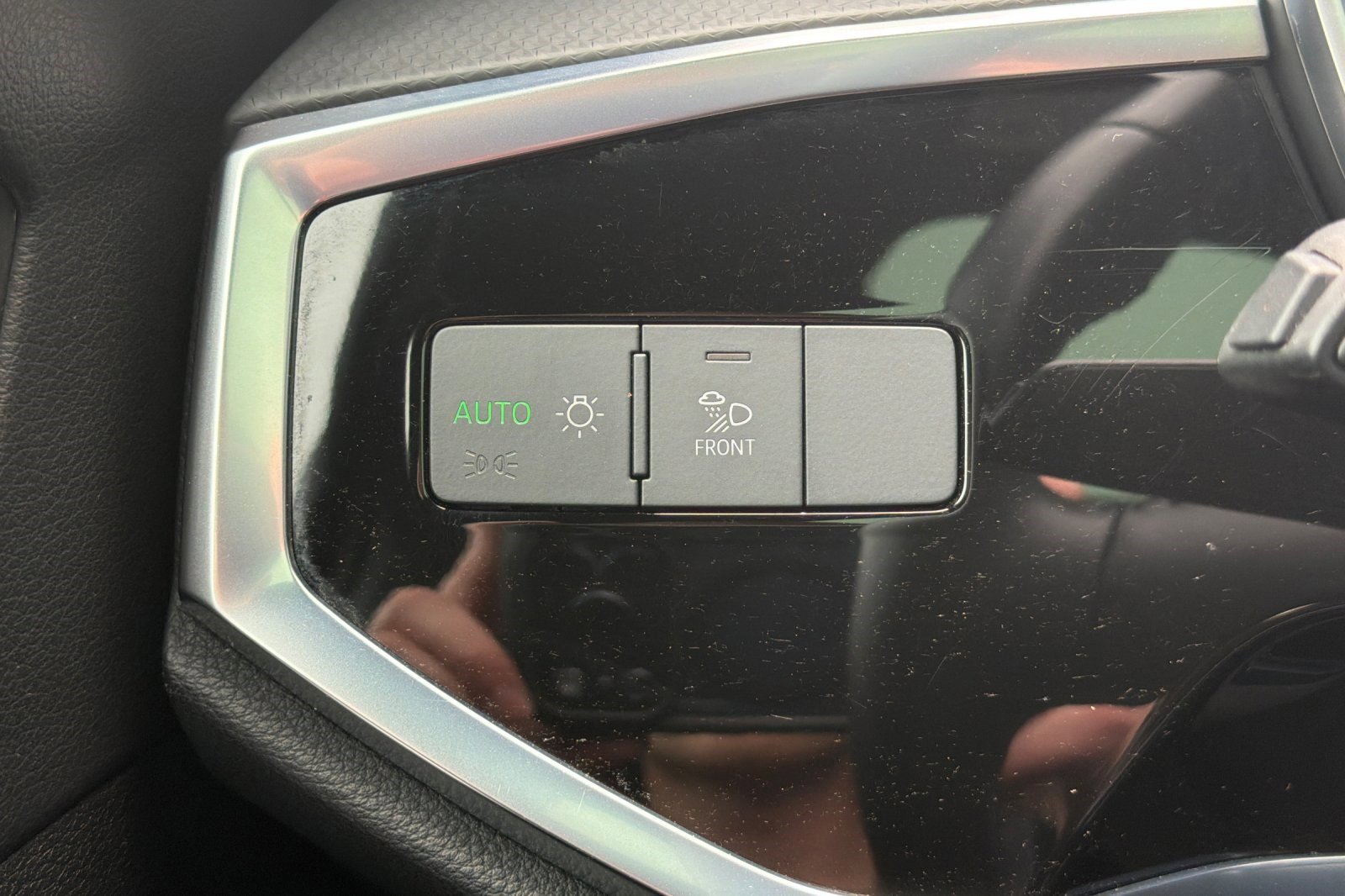 Used 2020 Audi Q3 2.0T Prestige w/ Prestige Package image 38