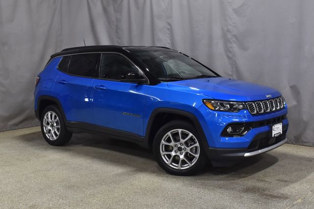 Used 2025 Jeep Compass Limited AWD/4WD image 4