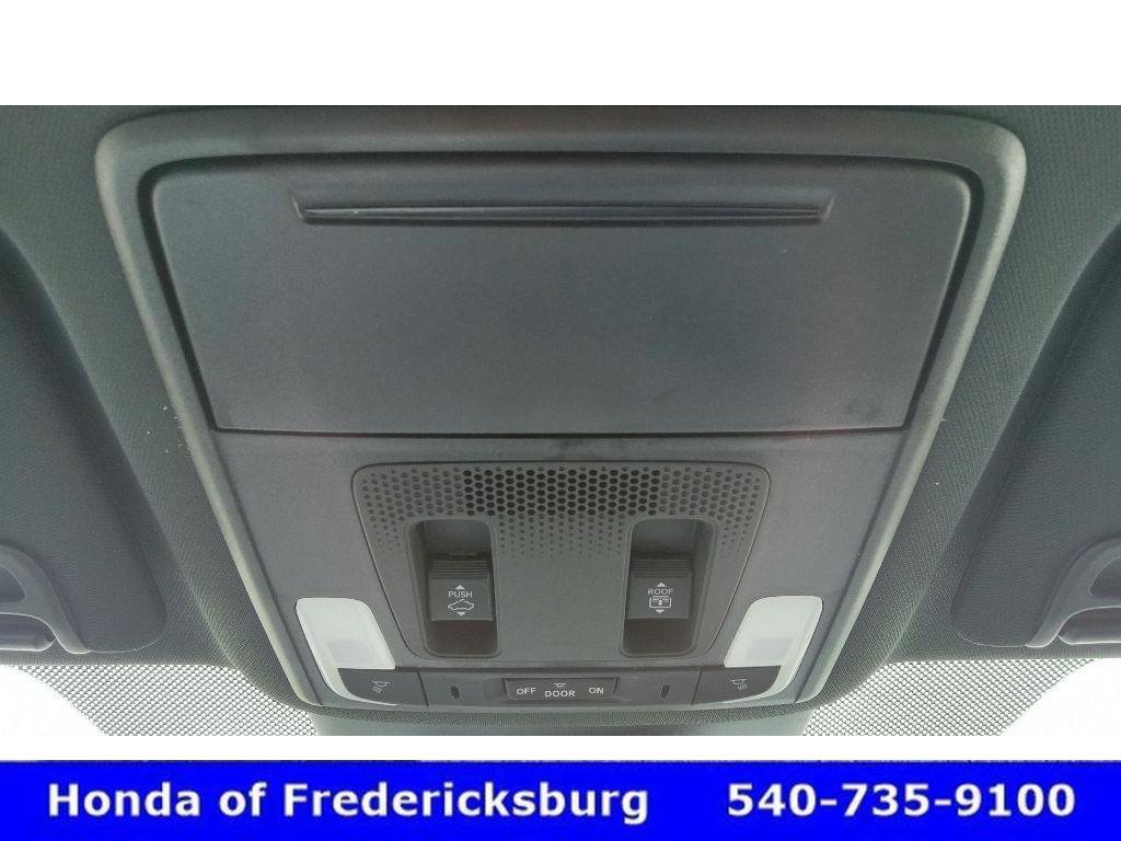 Certified 2025 Honda Pilot Black Edition image 24