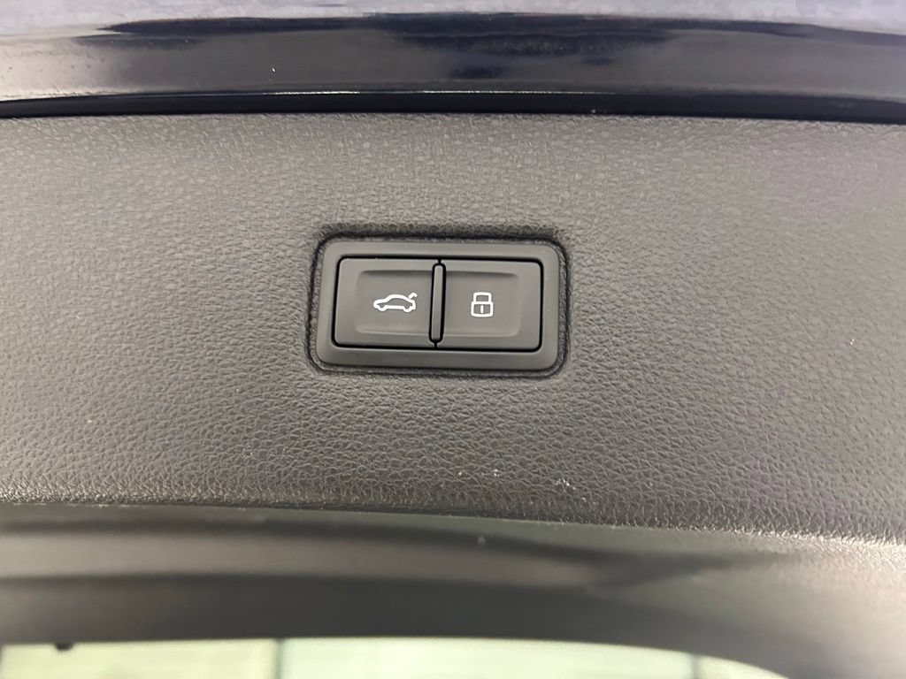 Used 2023 Audi Q7 3.0T Premium Plus AWD/4WD image 33