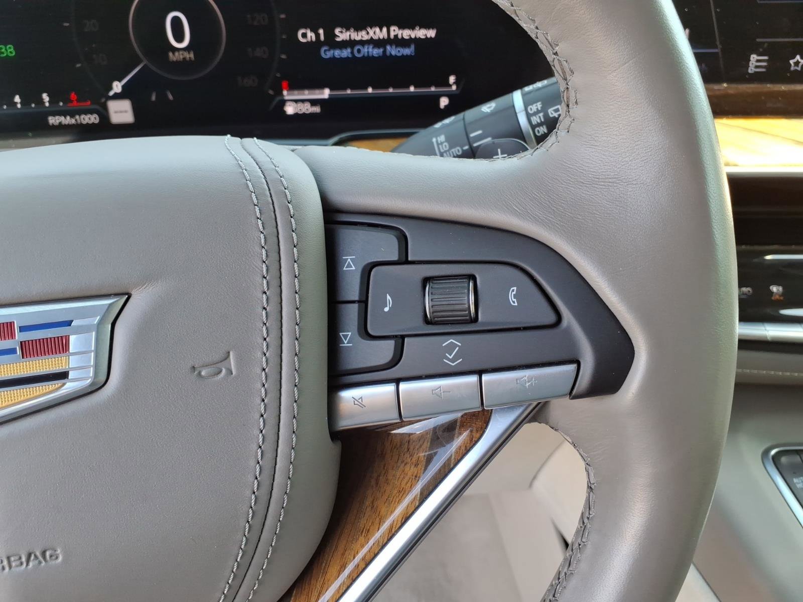 Used 2021 Cadillac Escalade Premium Luxury Platinum RWD image 19