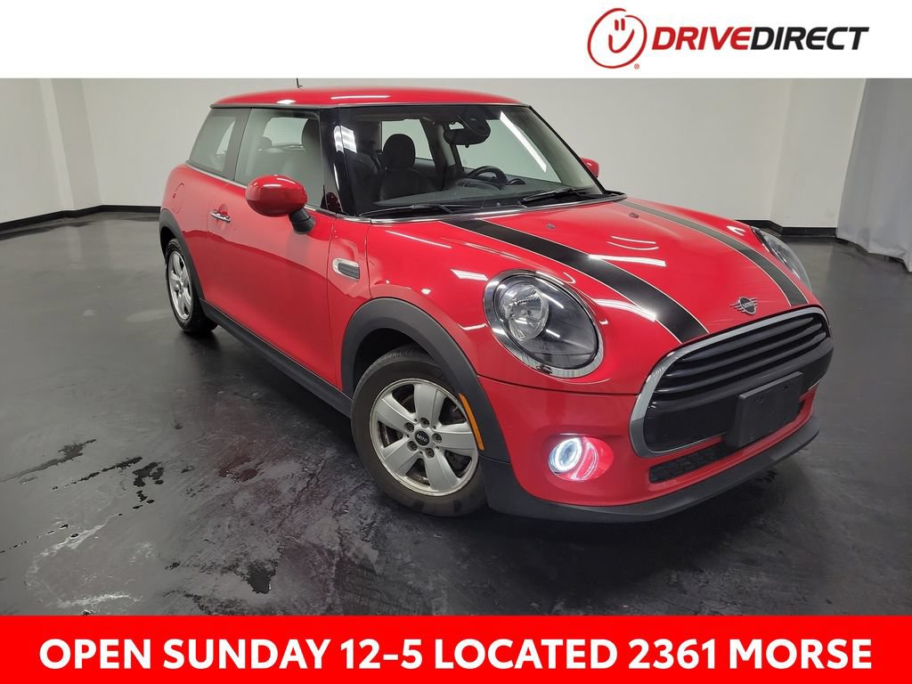Used 2021 MINI Cooper 2-Door Hardtop FWD image 1