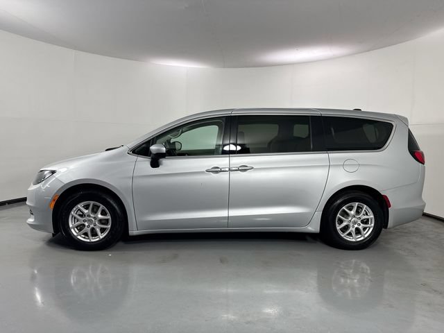 Used 2023 Chrysler Voyager LX FWD image 29
