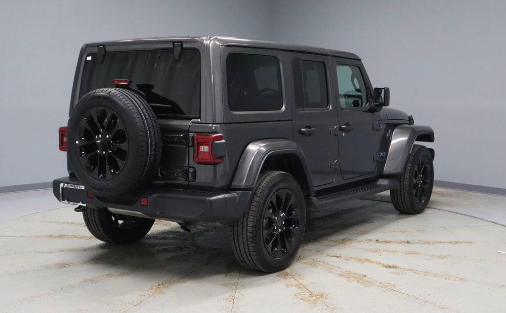 Used 2025 Jeep Wrangler Unlimited Sahara image 10