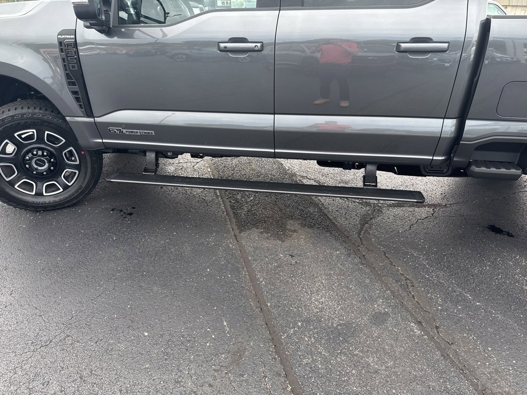 New 2026 Ford F350 Platinum w/ FX4 Off-Road Package image 17