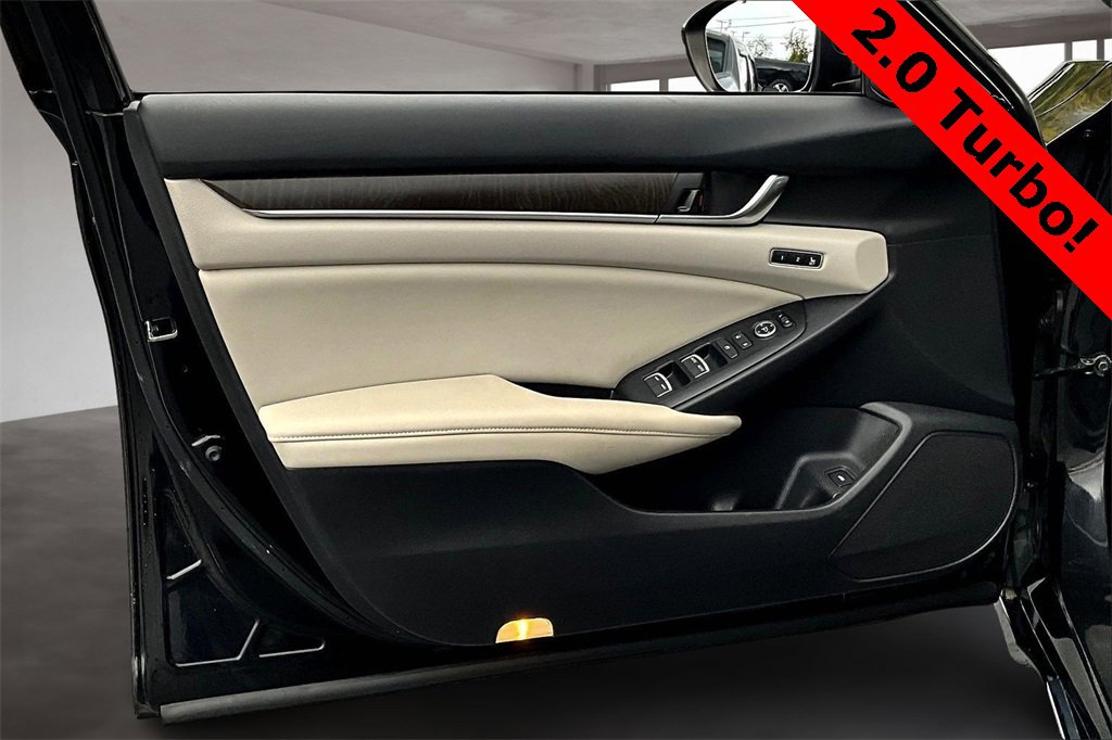 Used 2018 Honda Accord Touring image 23