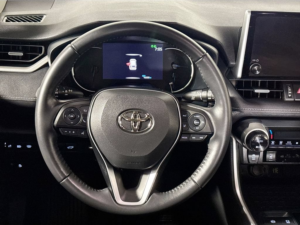 Used 2023 Toyota RAV4 XLE Premium AWD/4WD image 13