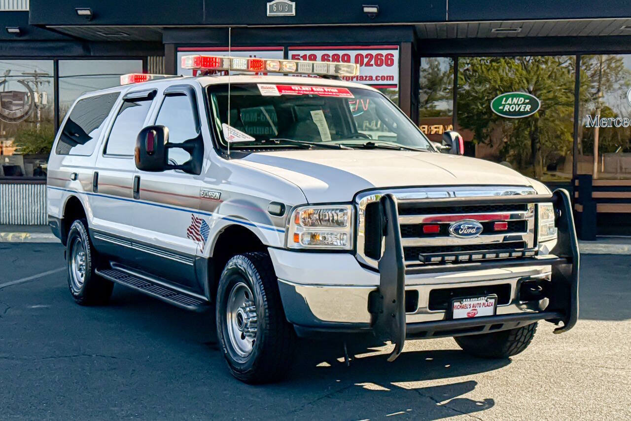Used 2005 Ford Excursion XLT AWD/4WD image 1