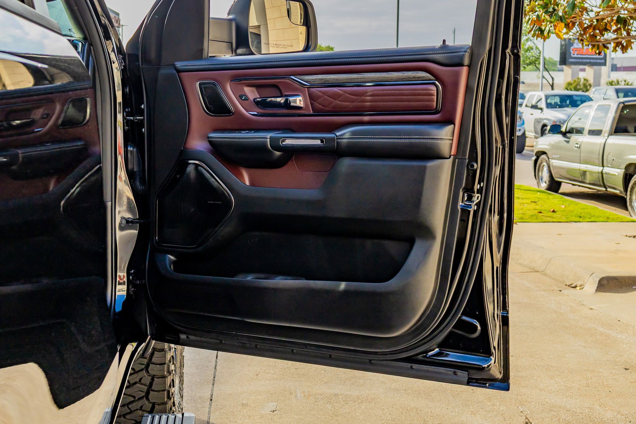 Used 2025 RAM 1500 Limited image 37