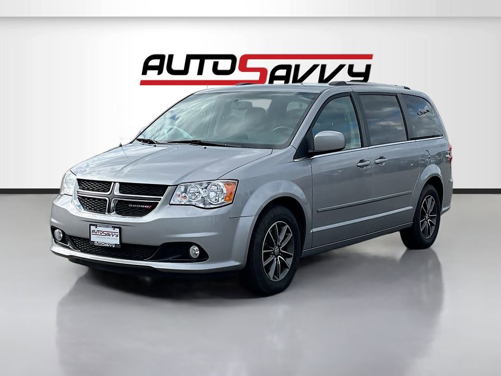 Used 2017 Dodge Grand Caravan SXT FWD image 3