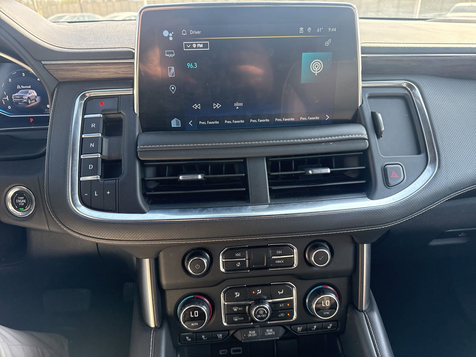 Used 2023 Chevrolet Suburban Premier image 15