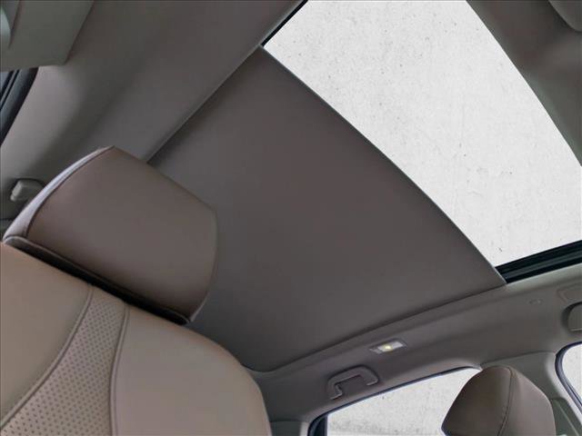 Used 2024 Acura RDX SH-AWD w/ Technology Package image 19