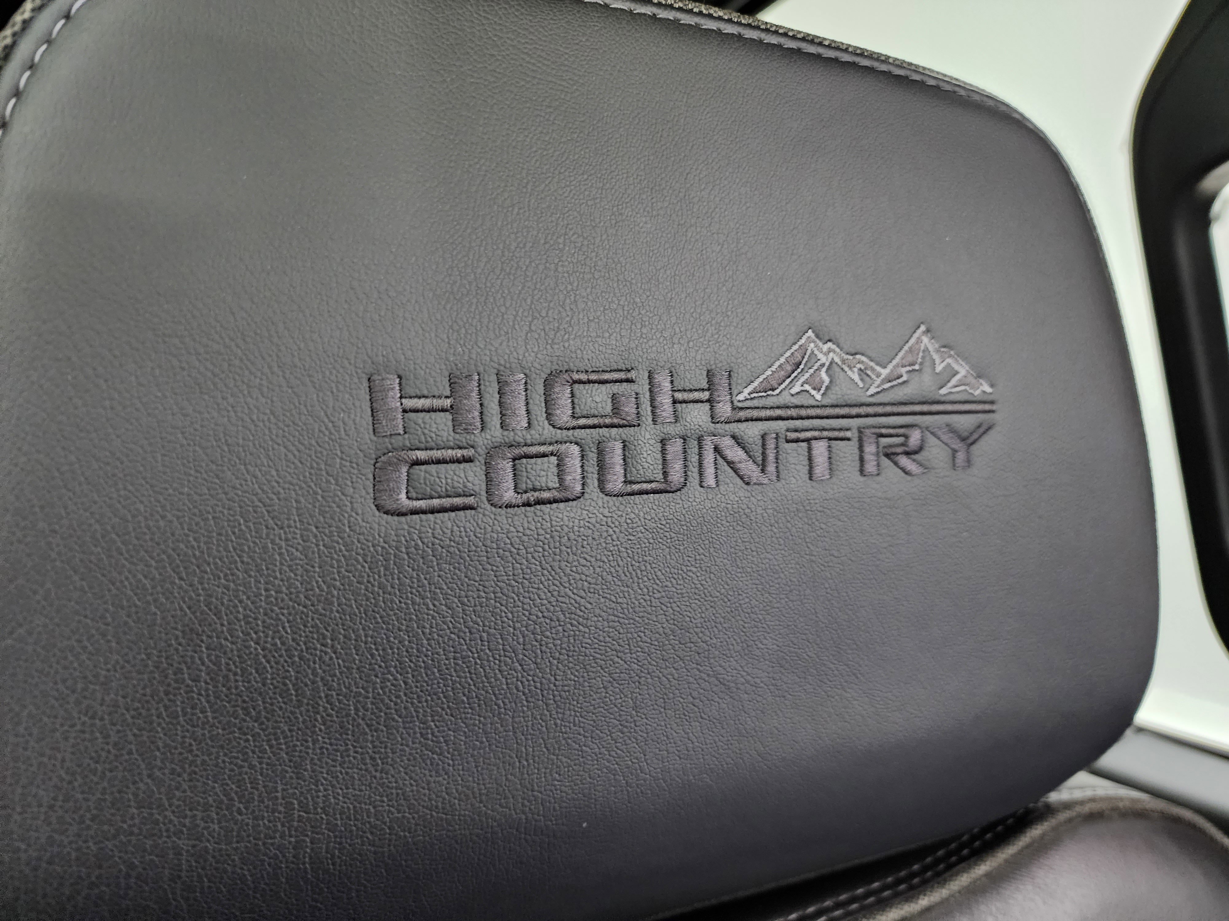 Used 2022 Chevrolet Silverado 3500 High Country image 49
