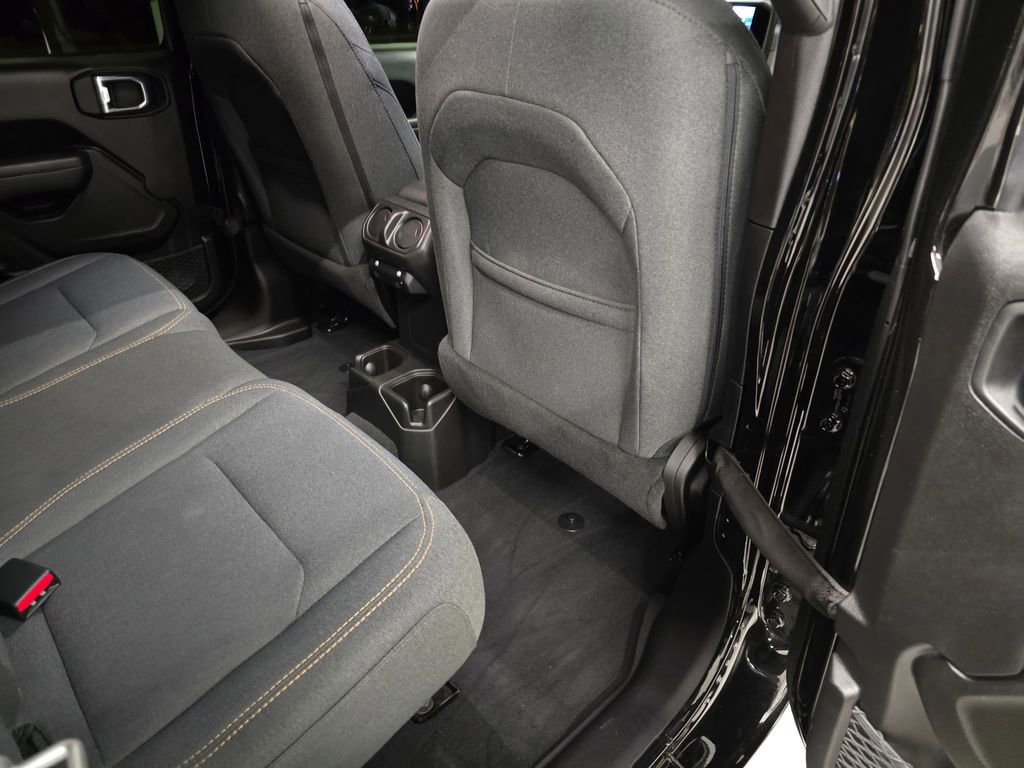 Used 2025 Jeep Wrangler Sport S image 29