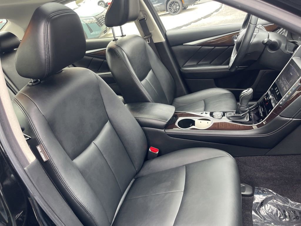 Used 2019 INFINITI Q50 Luxe w/ Essential Package (3.0T Luxe) image 16