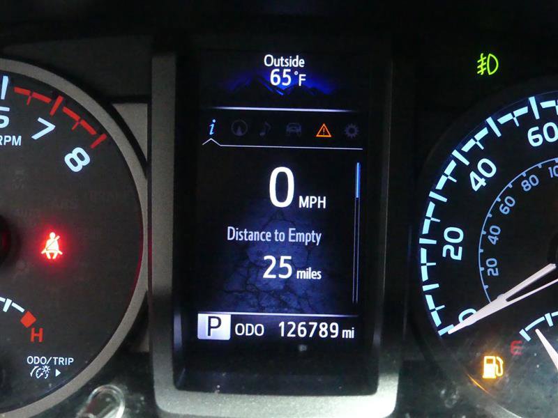 Used 2016 Toyota Tacoma TRD Off-Road w/ Exterior Package image 28