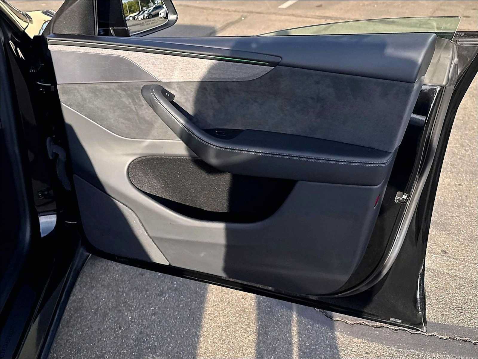 Used 2026 Tesla Model Y AWD image 24