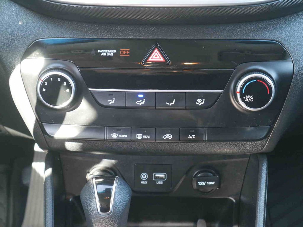 Used 2020 Hyundai Tucson SE w/ Winter Weather Package image 8