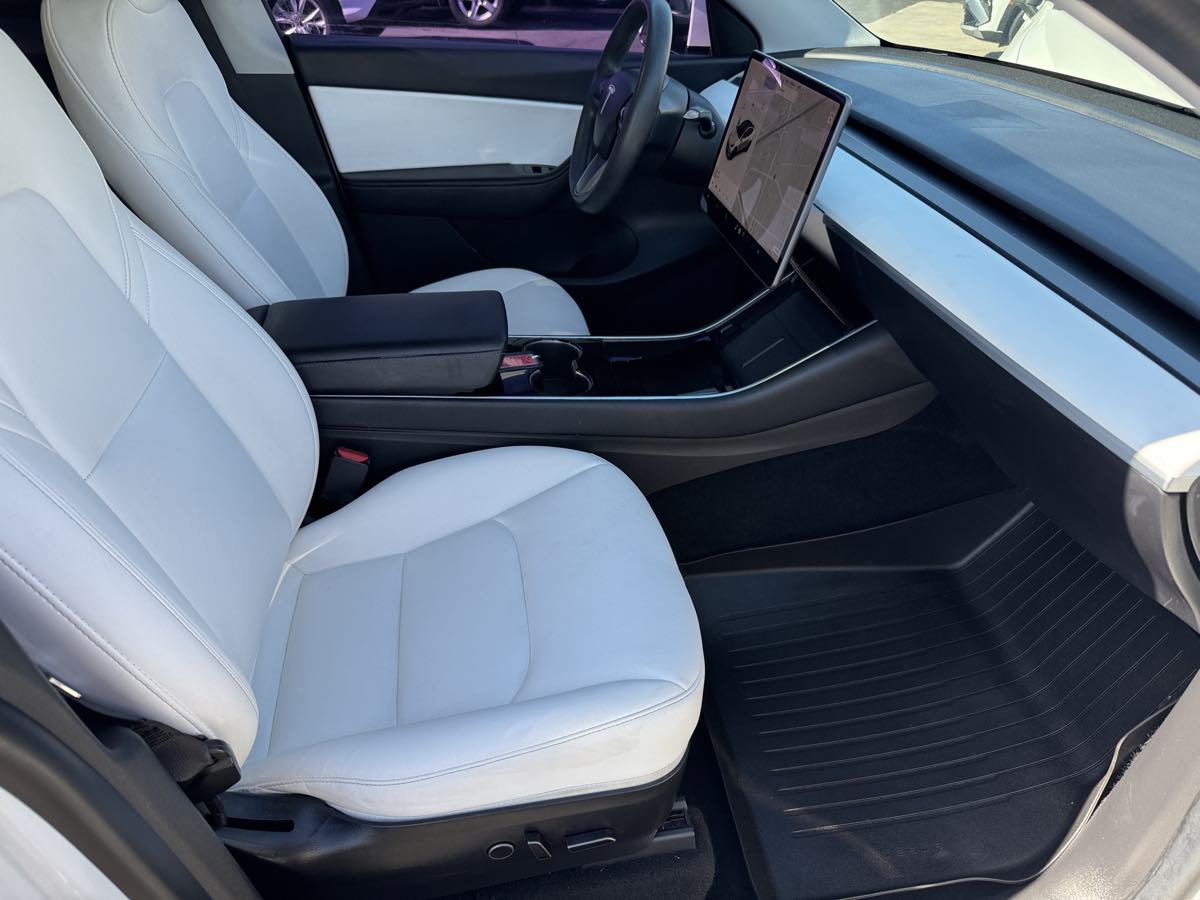 Used 2021 Tesla Model Y Long Range AWD/4WD image 18