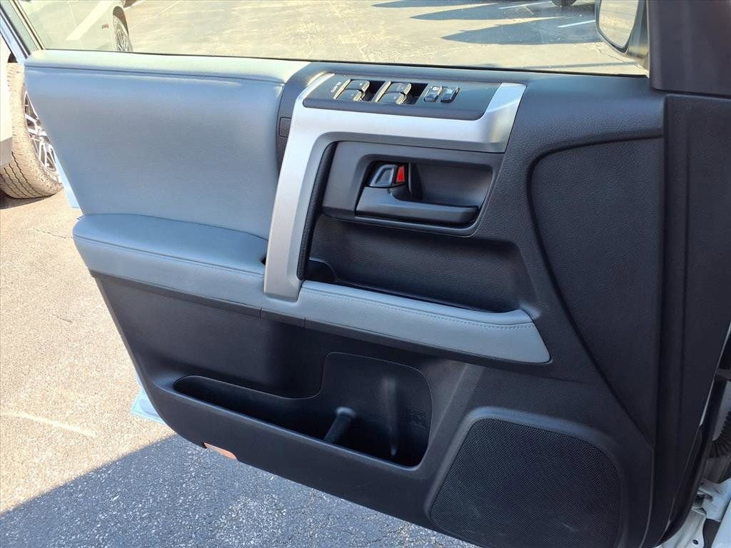 Used 2013 Toyota 4Runner SR5 w/ Premium Pkg image 20